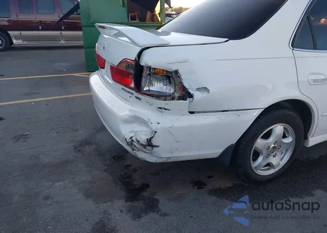 2000 Honda Accord 3.0 Ex from USA, damaged, VIN 1HGCG1657YA101030